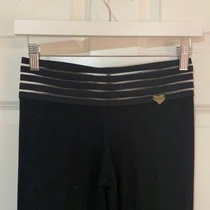 Cute booty lounge black leggings